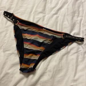 Pilyq • Studded Leather Strap Bottom